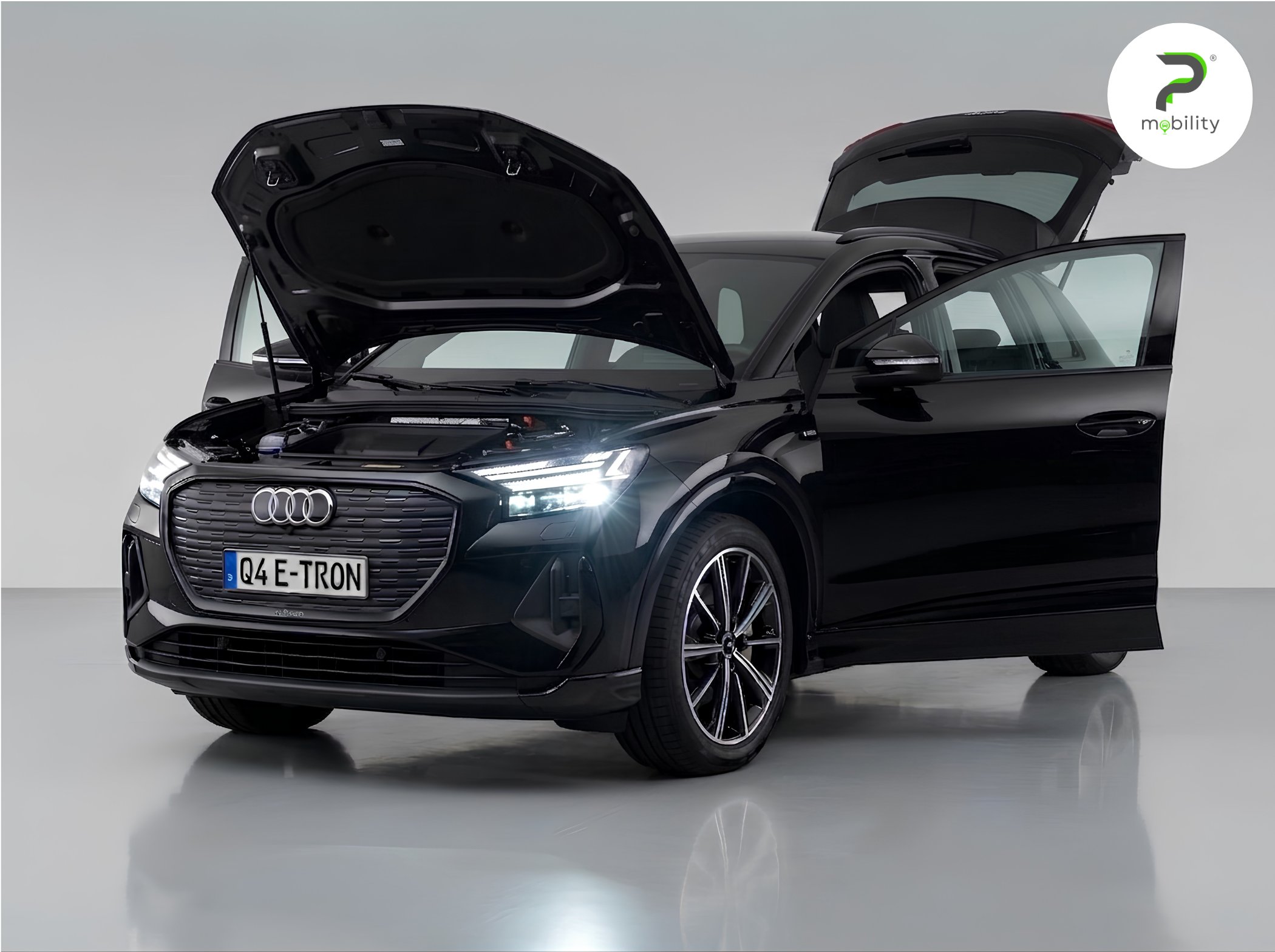 Audi Q4 e-tron S-Line con sportelli aperti